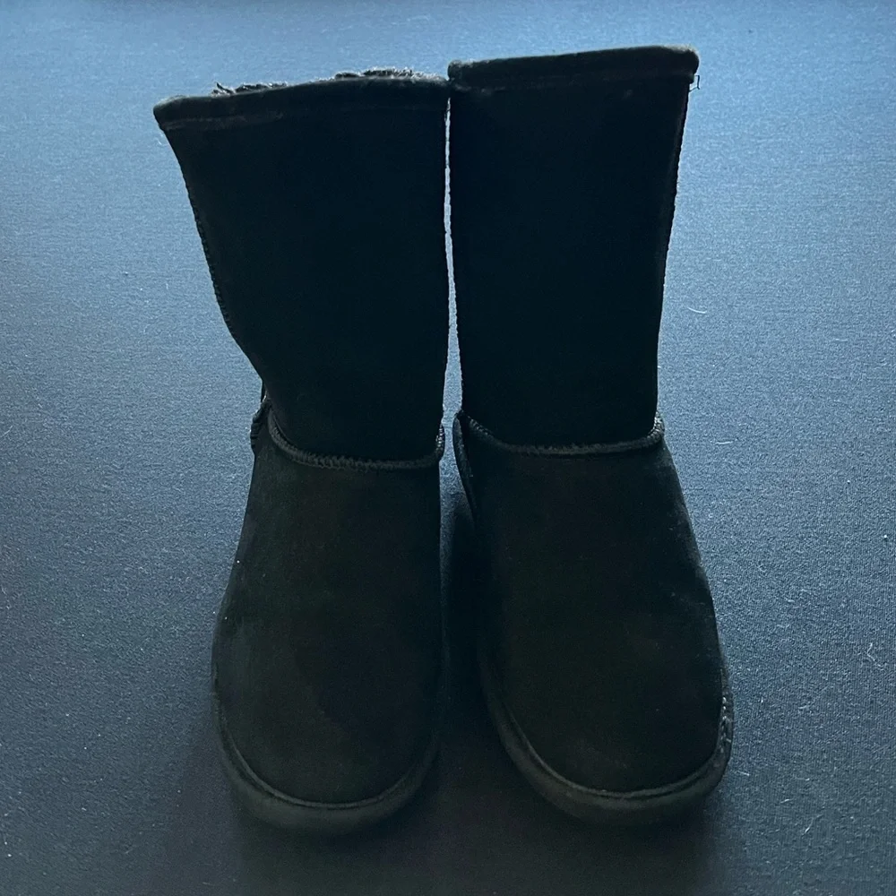 Bearpaw Boshie Youth Black boots size 2